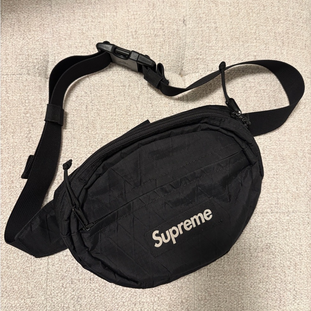 Supreme Classic Black Belt Bag